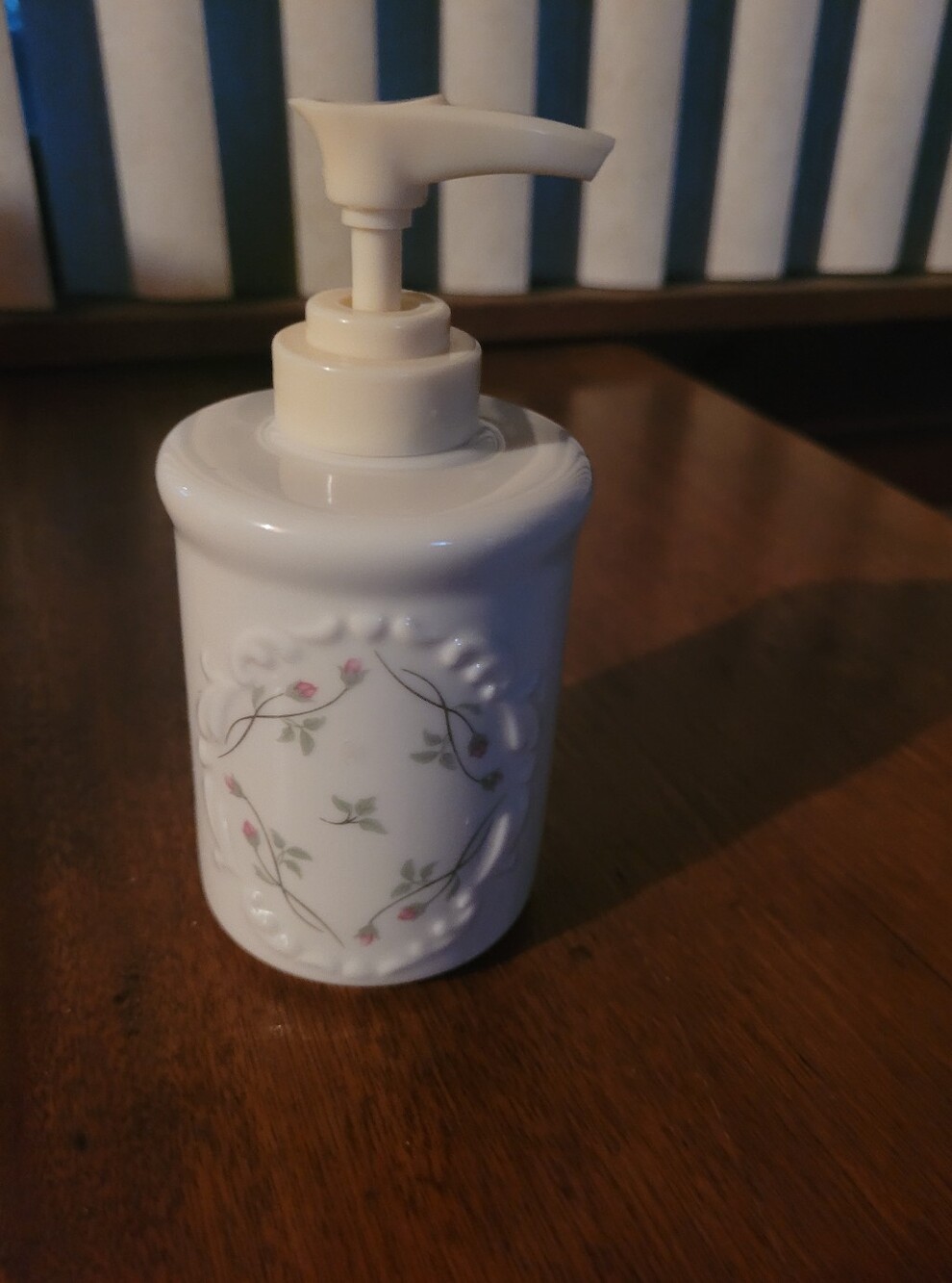 Lenox Porcelain Floral Pump Soap/Lotion Dispenser - Cream & Pink (115) - Picture 2 of 3